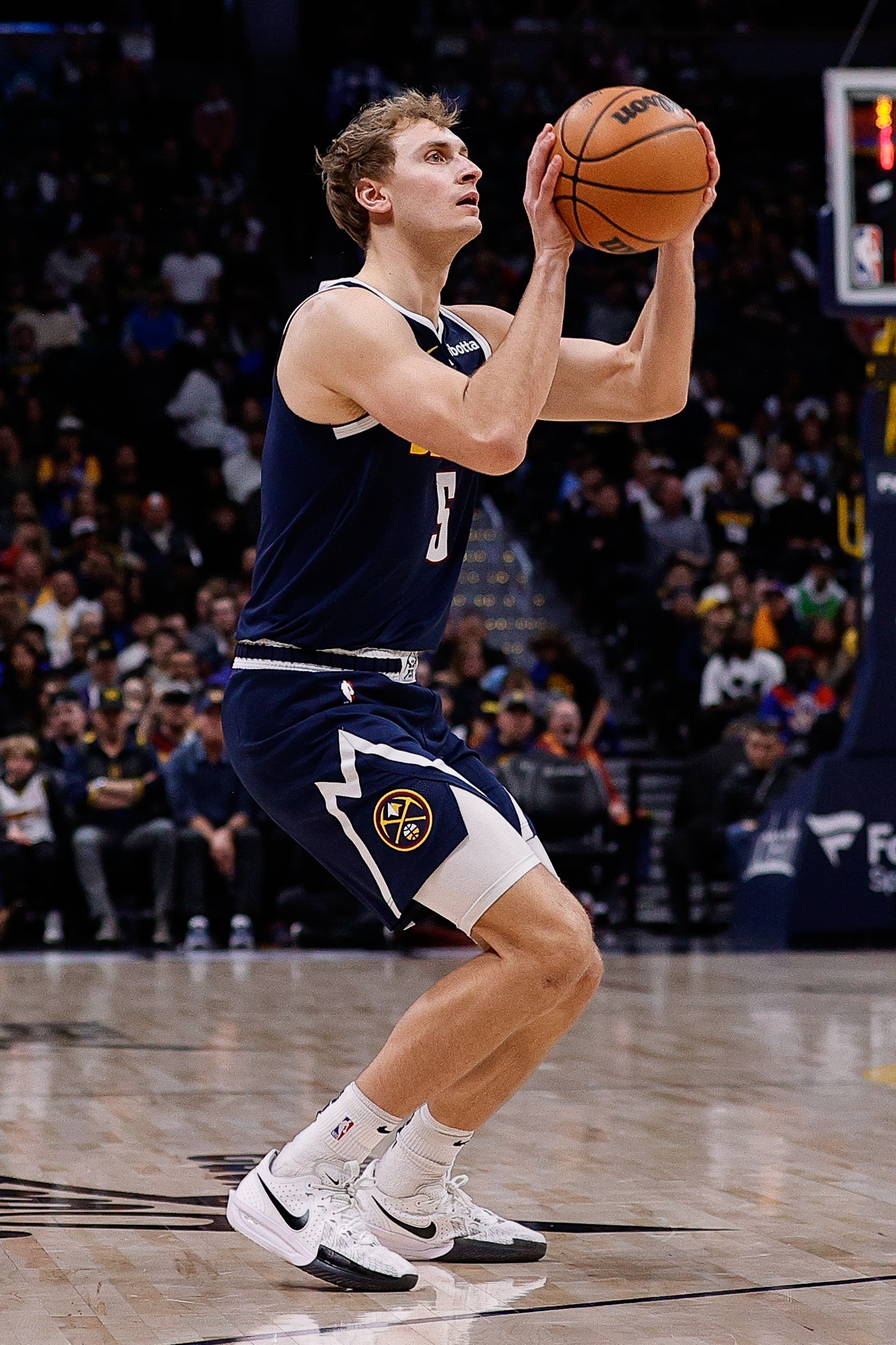 球速体育-从掘金换来！Scotto：篮网已经裁掉了前锋亨特·泰森