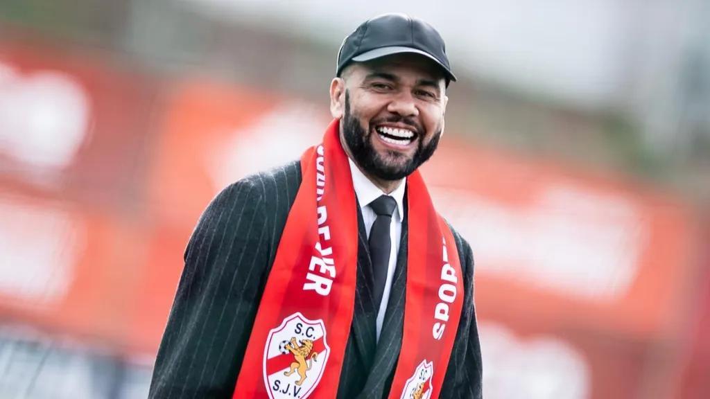 球速体育-葡媒：阿尔维斯已收购葡乙球队全部股份，并将注册为该队球员