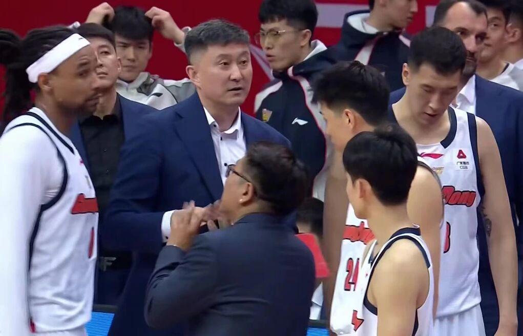 球速体育APP-CCTV5+直播！广东男篮再战北京，杜锋带队殊死一搏，或被2-0横扫